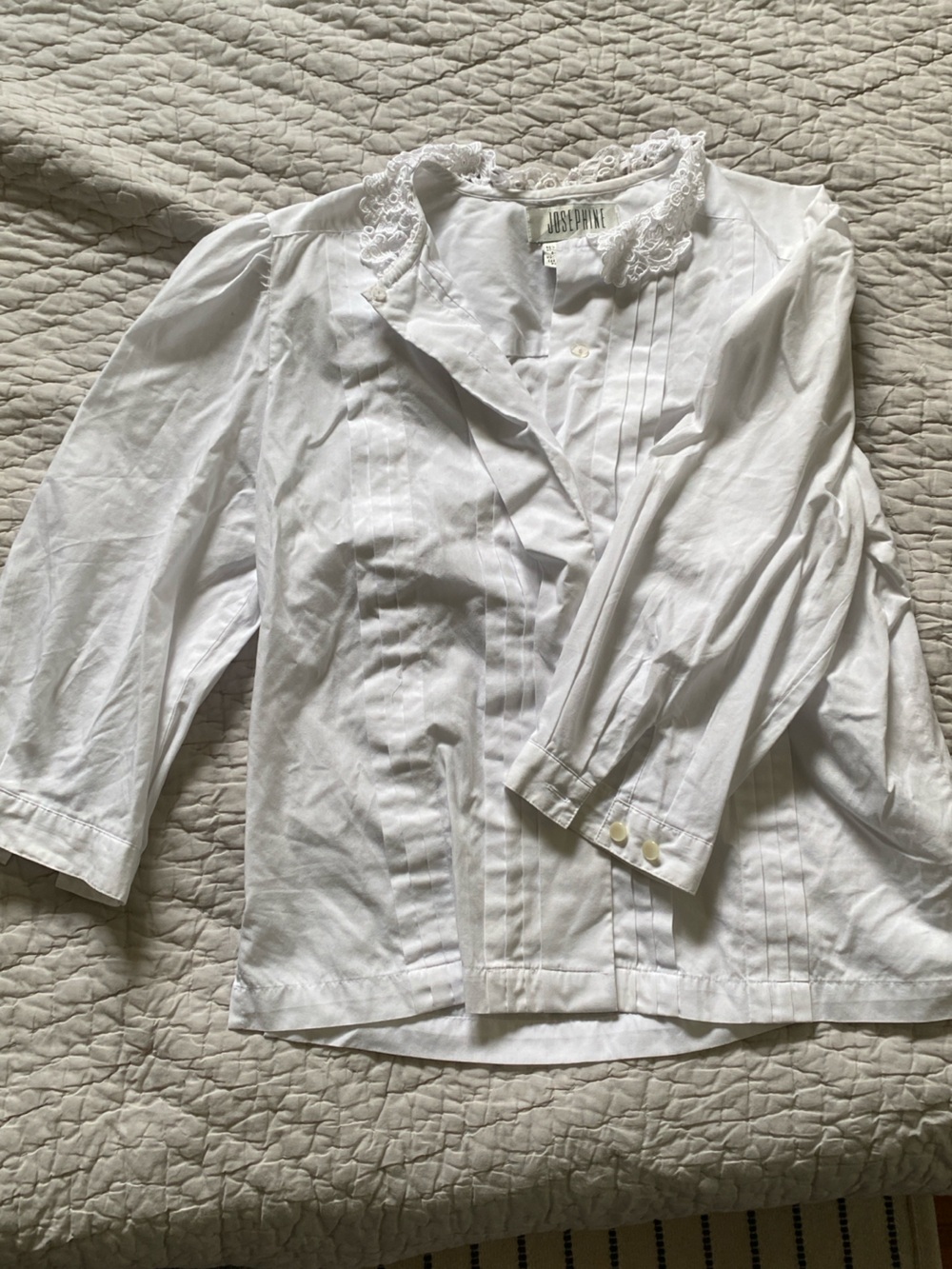Vintage White Lace-Collar Button Blouse